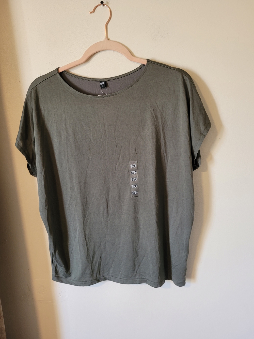 Uniqlo Olive Green Short Sleeve Womans Tee